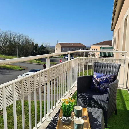 La Baliere T3 Renove Terrasse 20min Du Puy Dufou Апартаменты